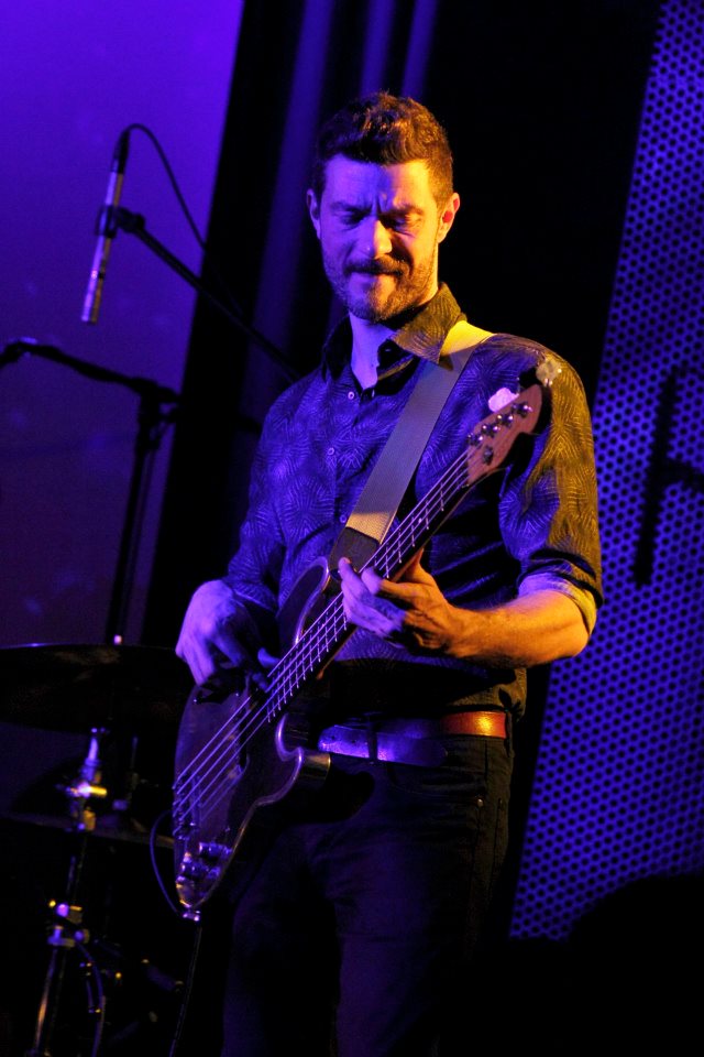 425953_563384450350347_1617452977_n